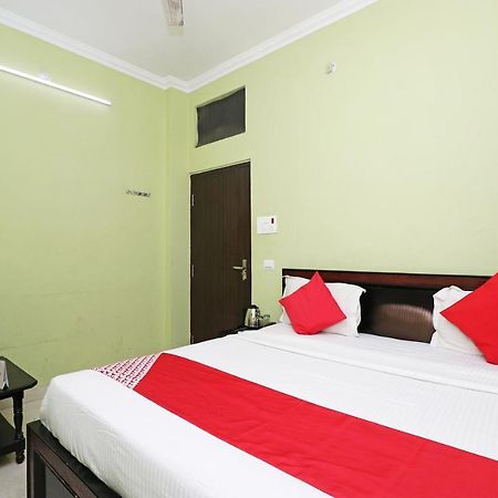 Capital O 11480 Hotel Blue Star Varanasi Eksteriør bilde