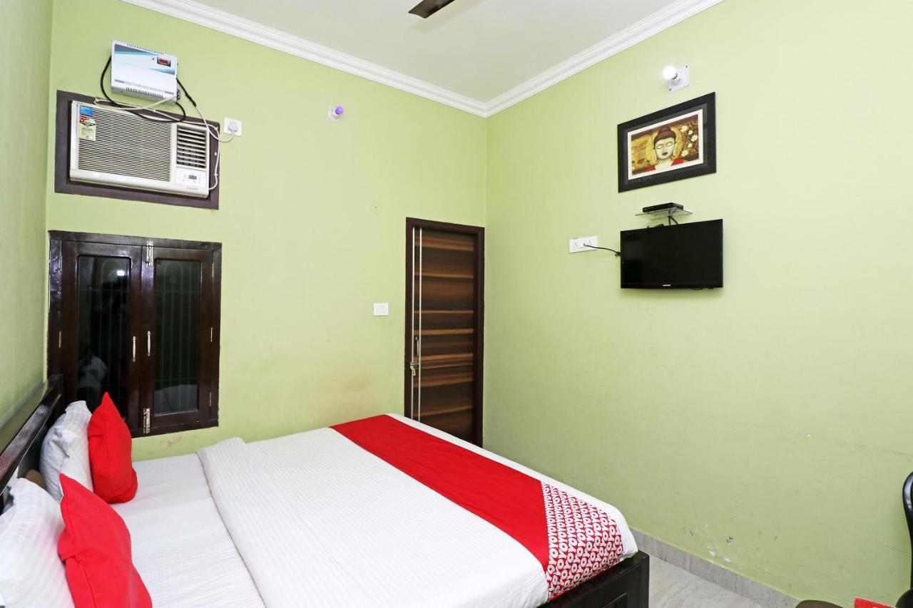 Capital O 11480 Hotel Blue Star Varanasi Eksteriør bilde