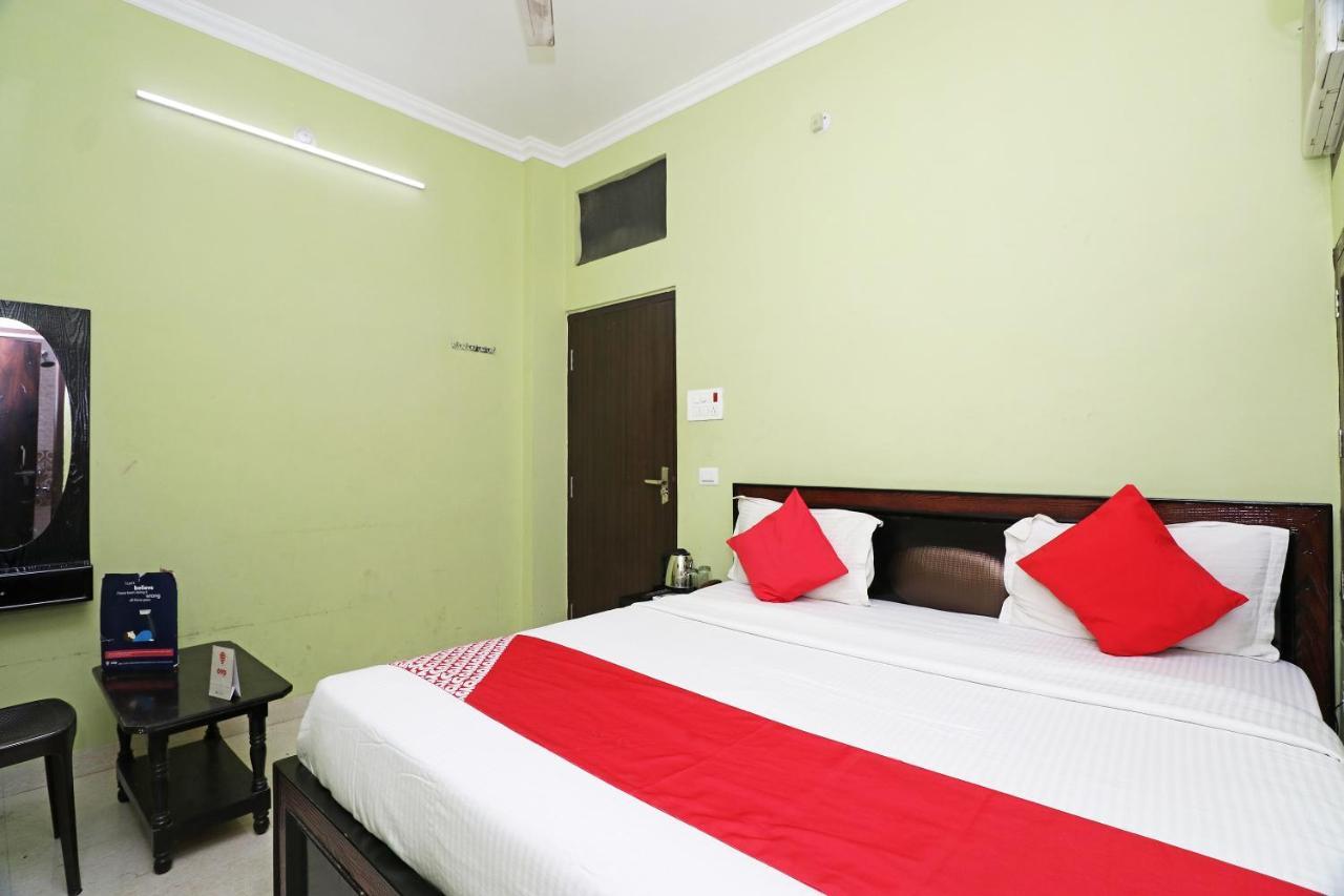 Capital O 11480 Hotel Blue Star Varanasi Eksteriør bilde