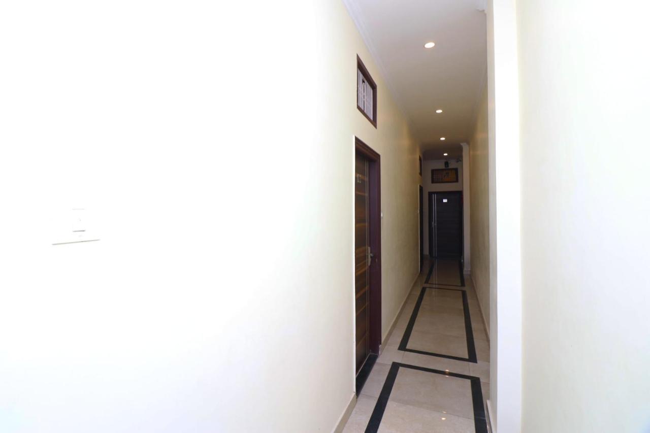 Capital O 11480 Hotel Blue Star Varanasi Eksteriør bilde