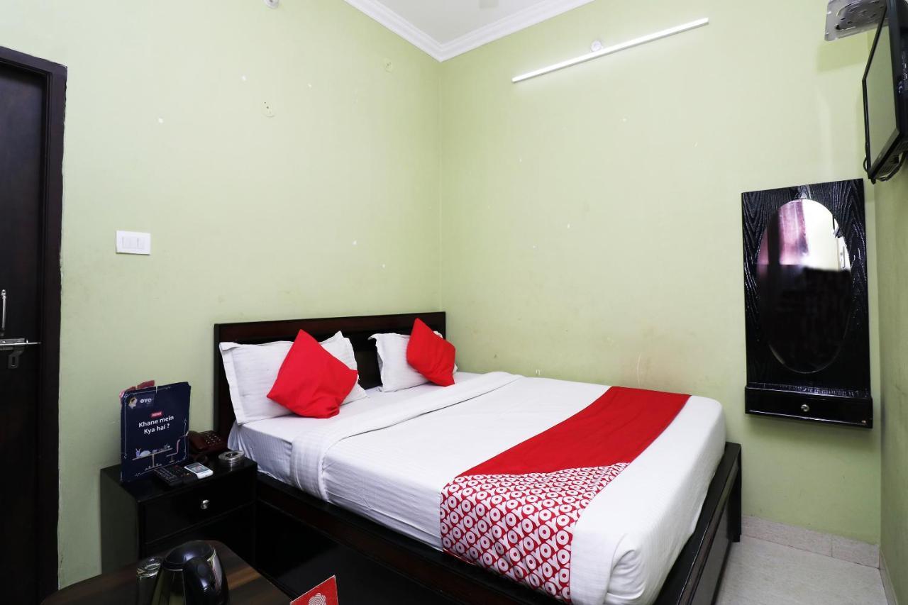 Capital O 11480 Hotel Blue Star Varanasi Eksteriør bilde