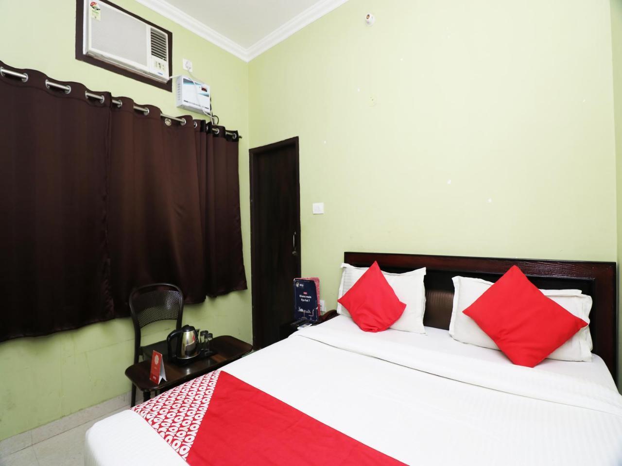 Capital O 11480 Hotel Blue Star Varanasi Eksteriør bilde