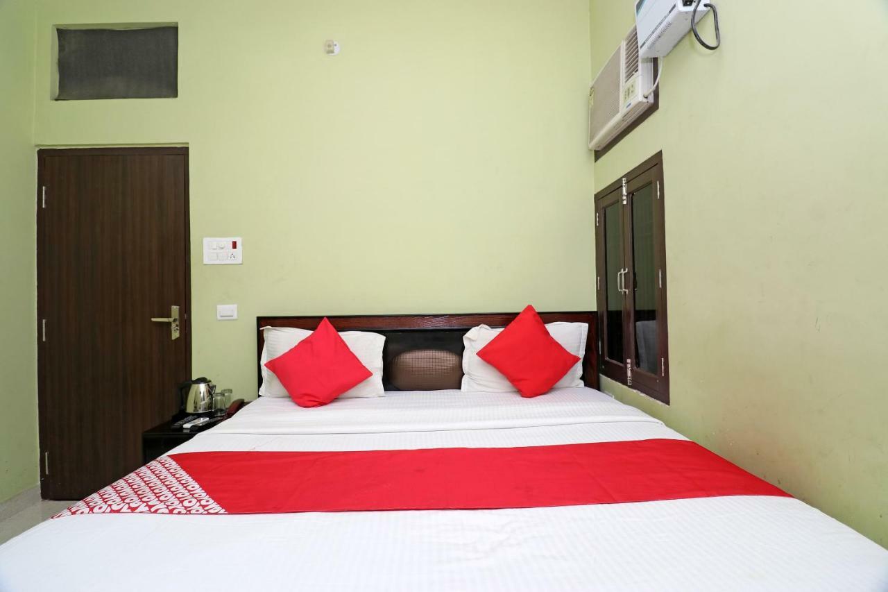 Capital O 11480 Hotel Blue Star Varanasi Eksteriør bilde